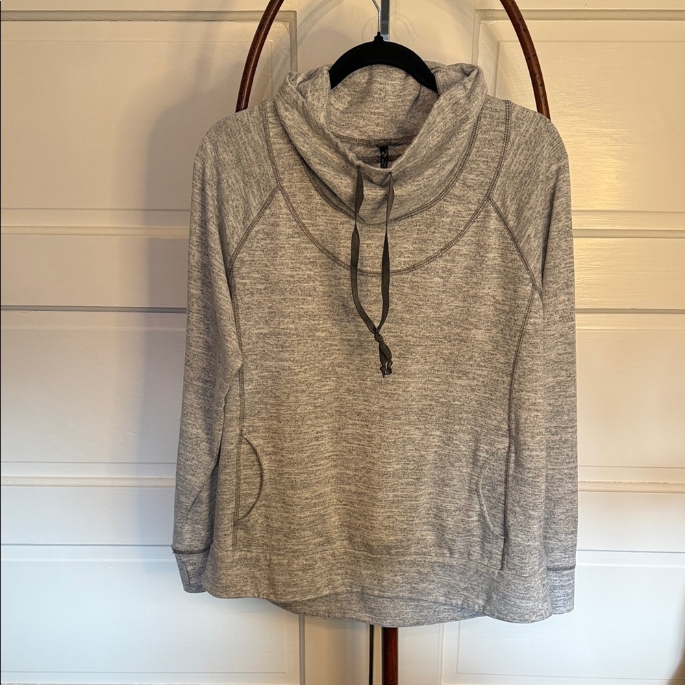 KÜHL Women’s XL Performance Pullover granola Outdoor Hiking Travel Top